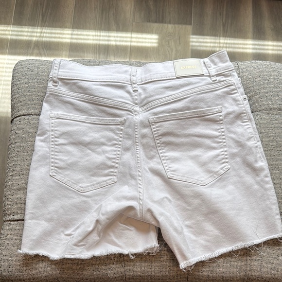 Express Women's White Denim Shorts - Picture 7 of 8
